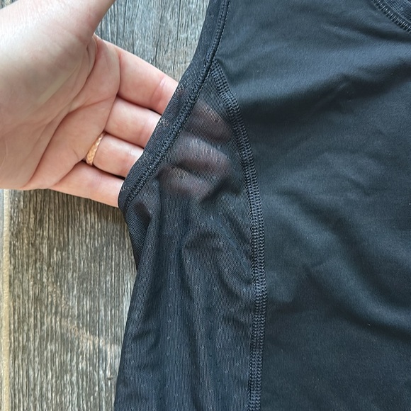 Lululemon black tank top size 4 - Picture 3 of 10